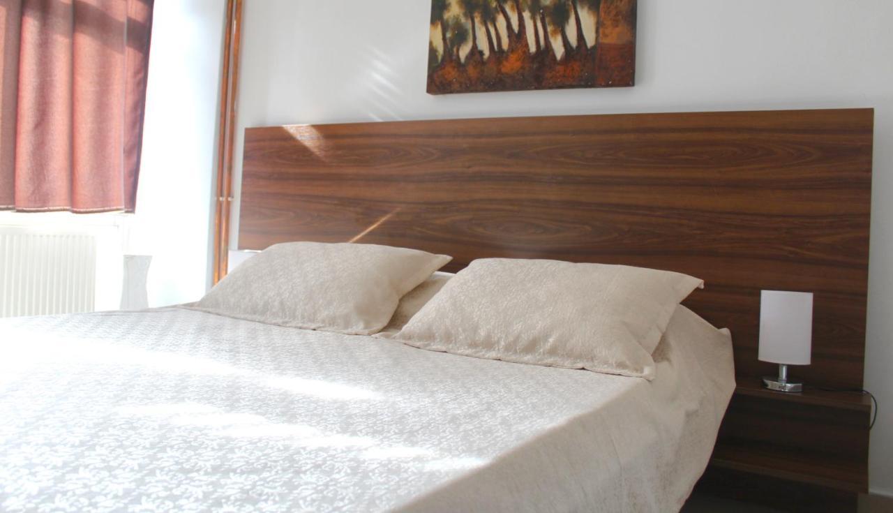 פרישטינה Hotel Kika מראה חיצוני תמונה